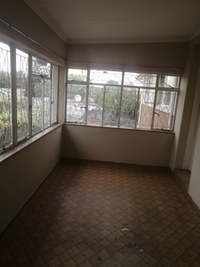 Outside room to rent in Savoy Estate