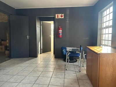 PERSKOR PARK: WAREHOUSE / FACTORY / DISTRIBUTION CENTRE TO LET IN MIDRAND!