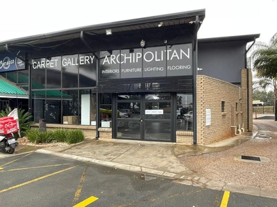 Retail / TO LET IN Louwlardia, Centurion close to Midstream.