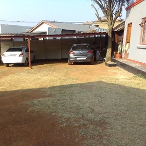 Rooms for rental at Kwaggasrand in Pta west