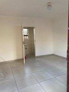 Spacious bachelor available in protea glen soweto ext 24.own toilet and shower