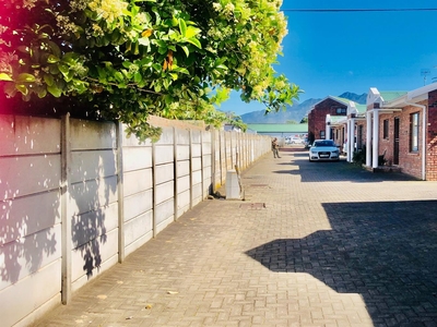 Townhouse For Sale in Bodorp