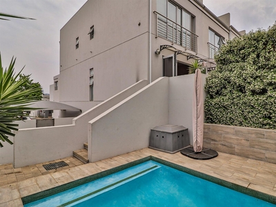 Townhouse For Sale in Bryanston East