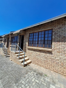 Townhouse For Sale in Despatch Central
