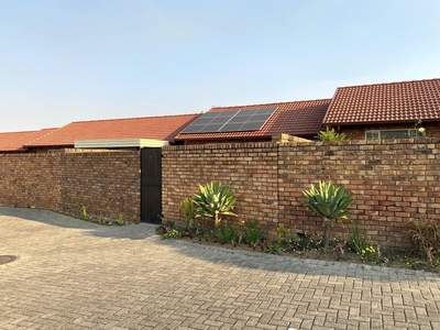 Townhouse For Sale in Garsfontein