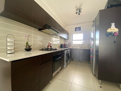 Townhouse For Sale in Greenstone Hill