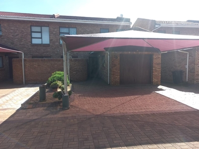 Townhouse For Sale in Hartenbos Central