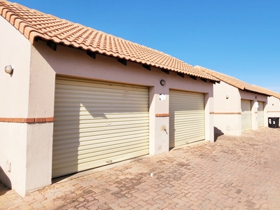 Townhouse For Sale in Mooikloof