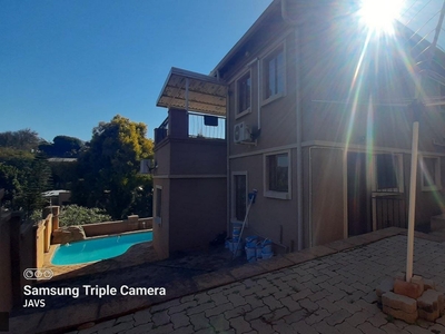 Townhouse For Sale in Mulbarton