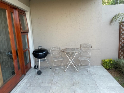 Townhouse For Sale in Oaklands