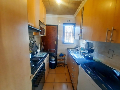 Townhouse For Sale in Protea Glen