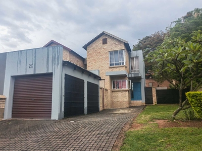 Townhouse For Sale in Stonehenge Ext 7