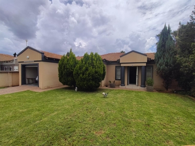 Townhouse For Sale in Vaal Park