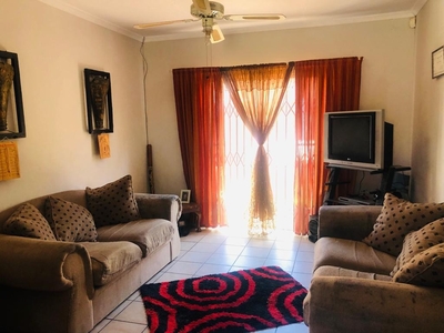 Townhouse For Sale in Vaalpark