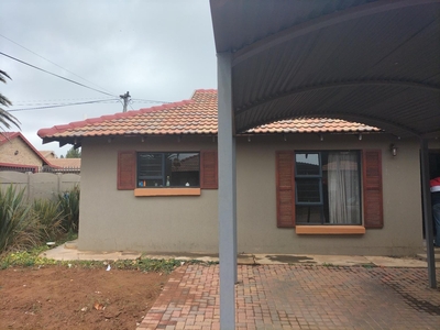Townhouse For Sale in Wilkoppies