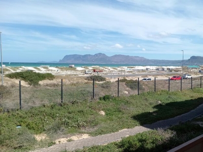 1 Bedroom flat to rent in Muizenberg, Cape Town