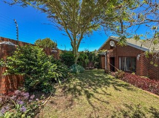 New Release in Ext 10, Summerstrand. Absolute Hidden Gem!! Best Location! Pet Friendly! Serious...