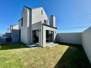 Townhouse For Sale in Aan de Wijnlanden, Stellenbosch