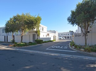 Townhouse For Sale in Parklands, Blouberg