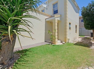 Townhouse For Sale in Parklands, Blouberg