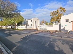 Townhouse For Sale in Parklands, Blouberg