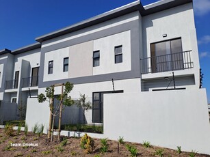 Townhouse For Sale in Sandown, Blouberg