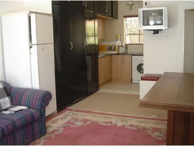 1 and 2Bedroomed apartments/flat/garden cottage Bedfordview Edenvale Germiston
