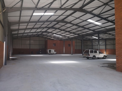 1,835m² Warehouse For Sale in N4 Gateway Industrial Park