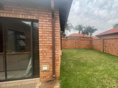 3 Bedroom townhouse - sectional to rent in Willow Park Manor, Pretoria