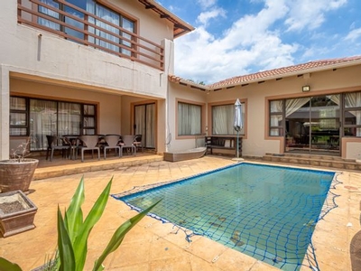 4 Bedroom House For Sale in Ruimsig - 3 La Vita & Belle 556 Hole-In-One Avenue