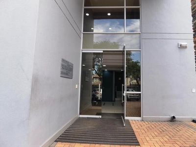 Beautifull first floor Office of approximately 113m² for Rent in the Modern Sussex Office Park in Lynnwood, Pretoria. These offices are bordering on Lynnwood Road, a main road running from east to west in Pretoria.