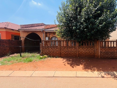 House Auction in Thokoza