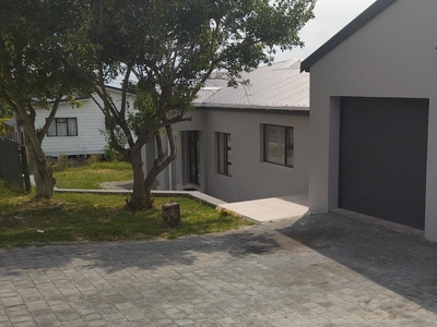 House For Sale in Knysna Heights