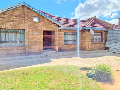 17 Bed House in Mankweng