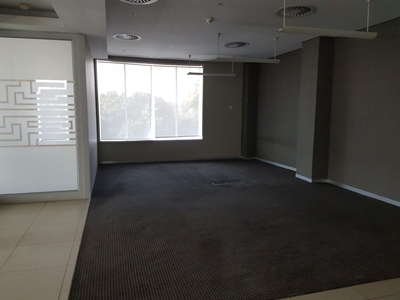 2,000m² Office For Sale in Spartan