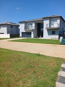 3 Bed House For Rent Golf View Mafikeng
