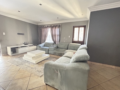 3 Bed House For Rent Thatchfield Close Centurion