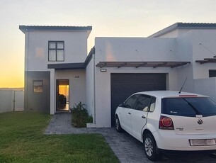 3 Bed Townhouse/Cluster For Rent Zonnendal Kraaifontein