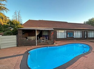 3 Bedroom house to rent in Carletonville Central