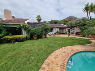 4 Bed House For Rent Valley Area Hout Bay