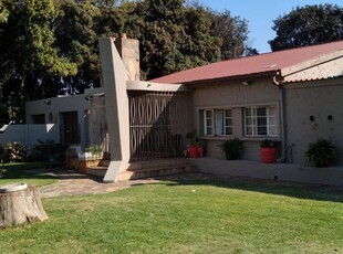 9 Bedroom smallholding for sale in Sundra AH, Delmas