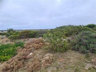 1 300 m² Land available in Mossel Bay Central