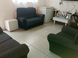 2 Bed Townhouse in Steenberg