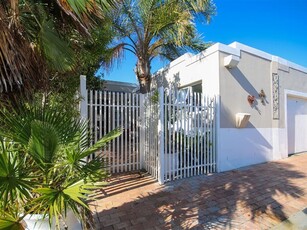 3 Bed Simplex in Gordons Bay Central