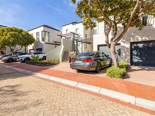 3 Bed Townhouse in Century City
