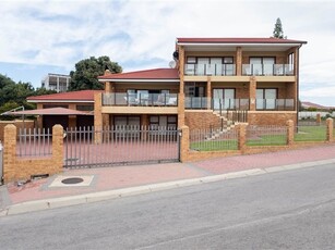 4 Bed House in Bay View