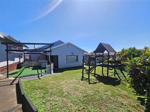 5 Bed House in Bluff