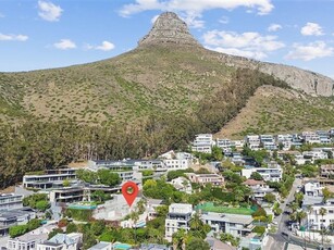 714 m² Land available in Fresnaye