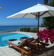 Spectacular furnished 2 bedroom, 2 bathroom apartment in Bantry Bay
