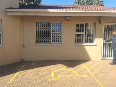 112m² Office To Let in Bedfordview